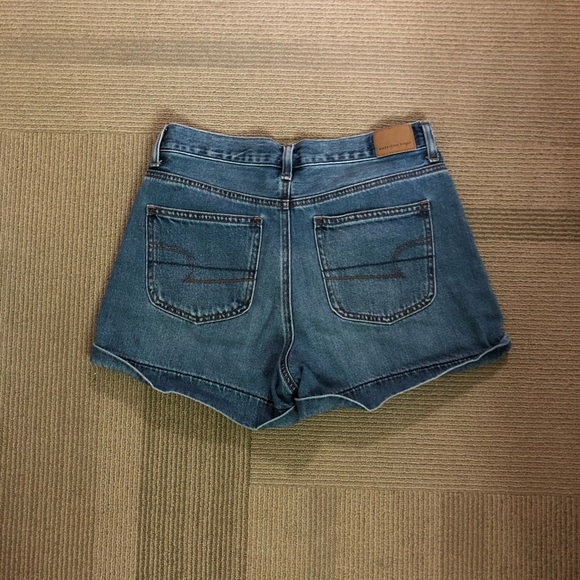 American Eagle mom jean short - Picture 3 of 3